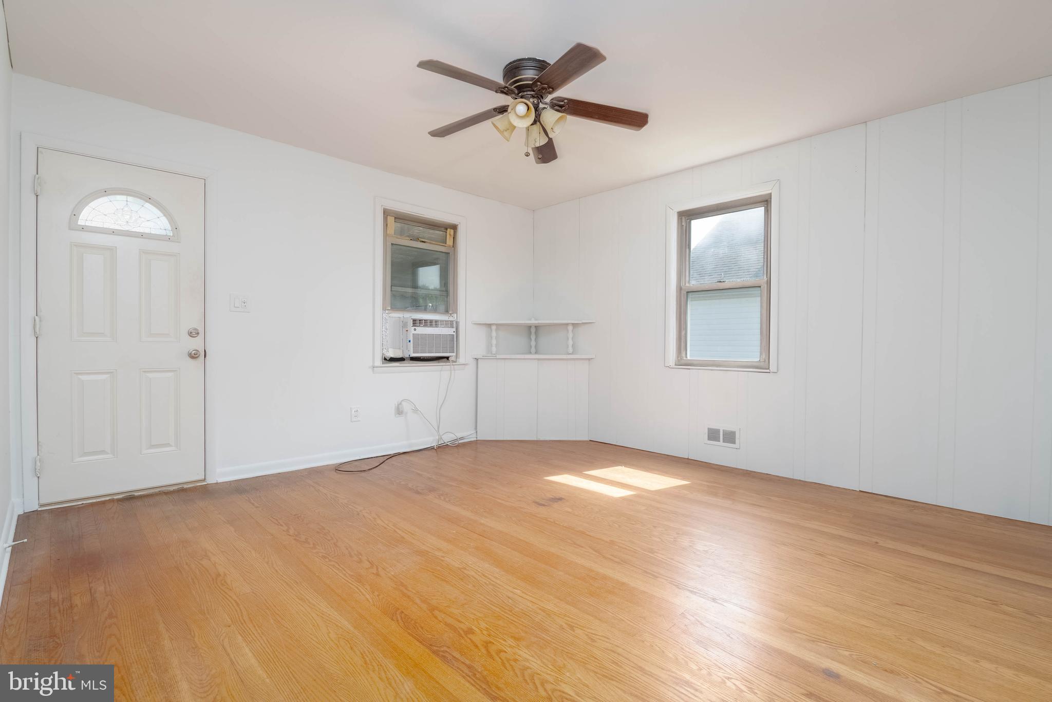 7623 Cedar Road Dundalk, MD 21222 - Photo 3 of 32 Solid hardwoods