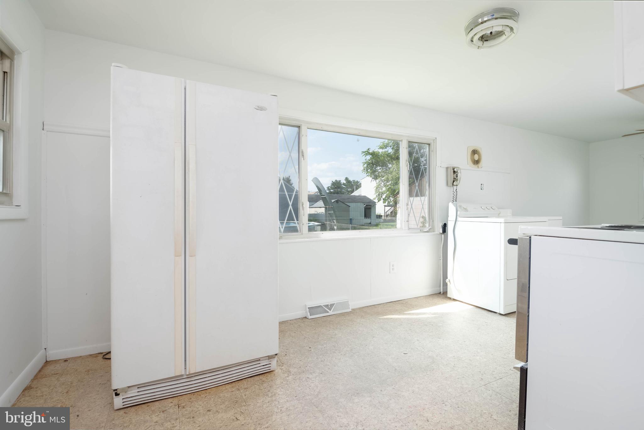7623 Cedar Road Dundalk, MD 21222 - Photo 7 of 32