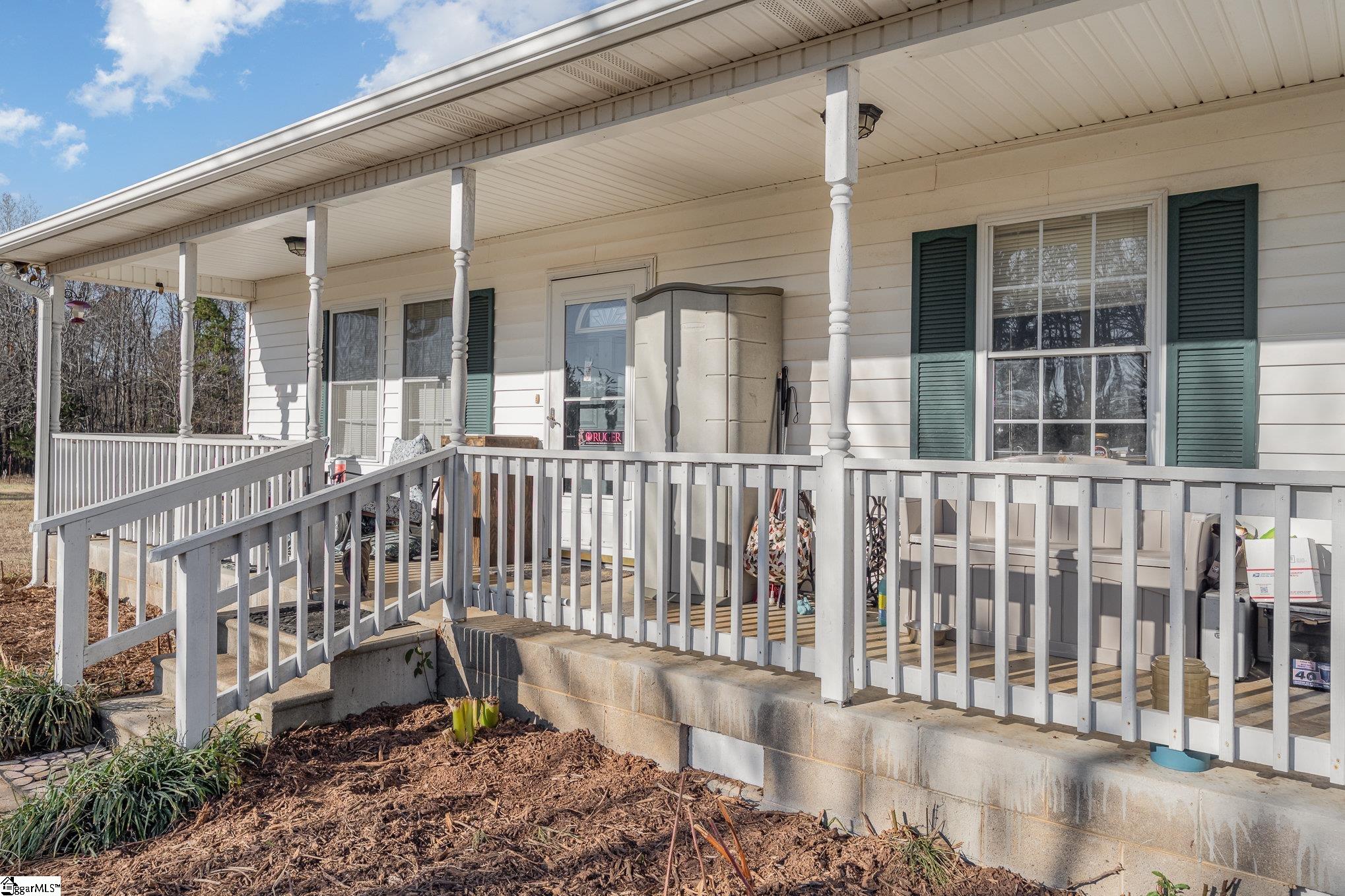 566 White Plains Road Gaffney, SC 29340 - Photo 4 of 36