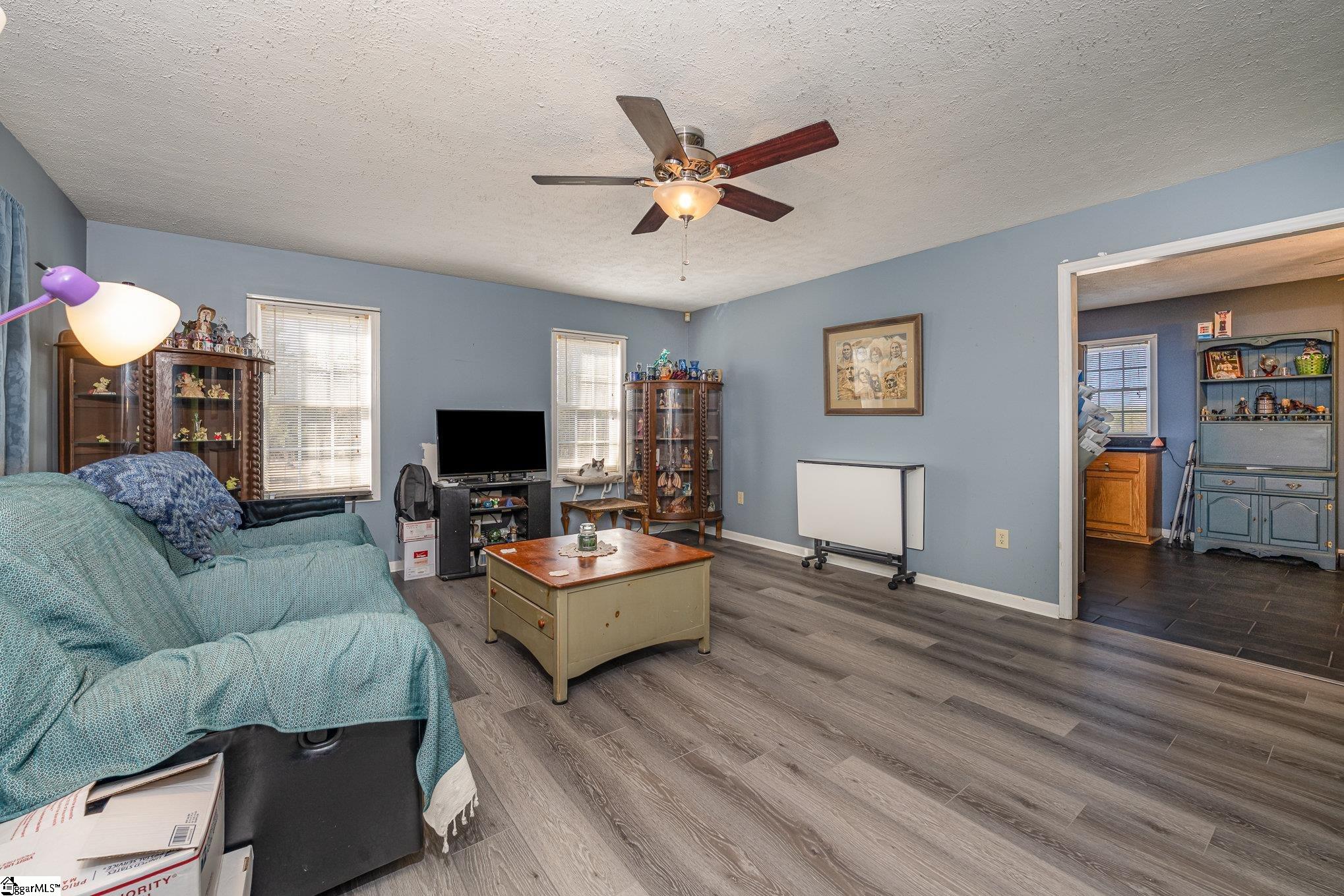 566 White Plains Road Gaffney, SC 29340 - Photo 5 of 36