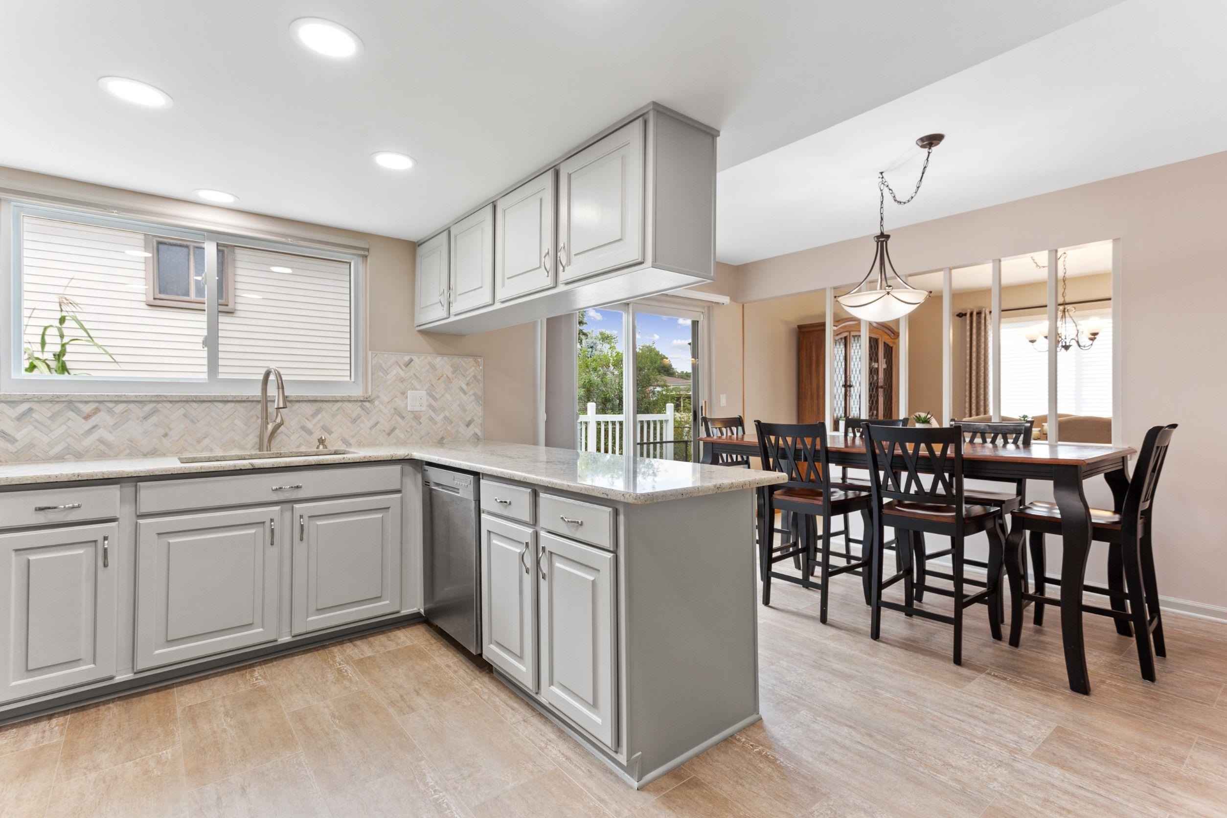 47418 Juniper Road Macomb, MI 48044 - Photo 5 of 36 50085065-5.JPG