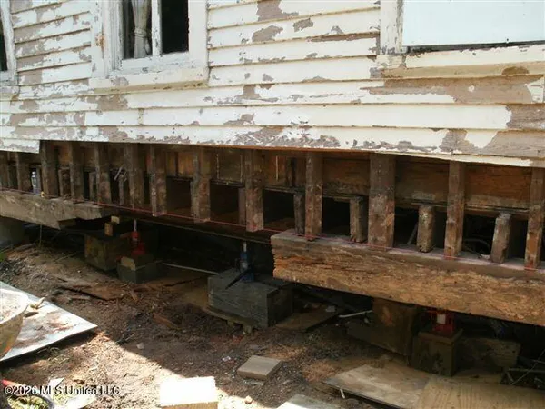$149,000 | 502 North Railroad Avenue, Brookhaven, MS 39601