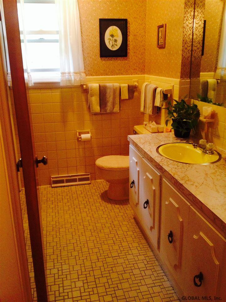 379 McCormack Road Albany, NY 12208 - Photo 19 of 23 Photo 19