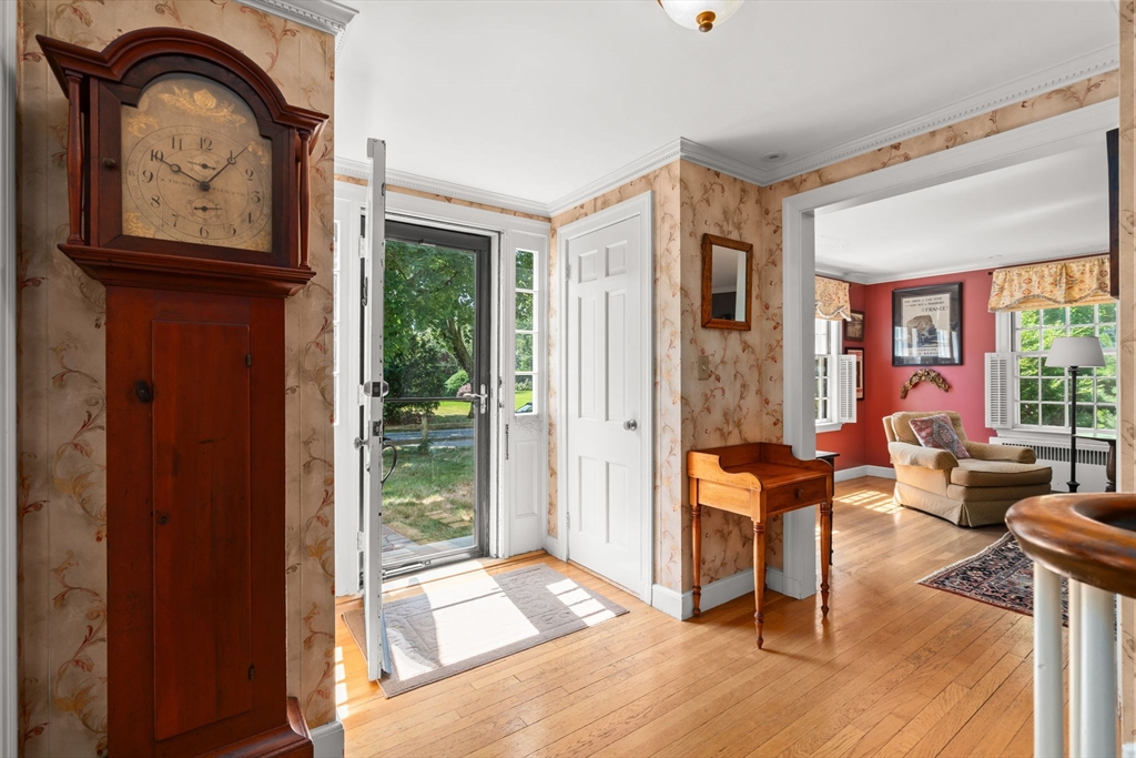 31 Old Farm Road Dedham, MA 02026 - Photo 5 of 39