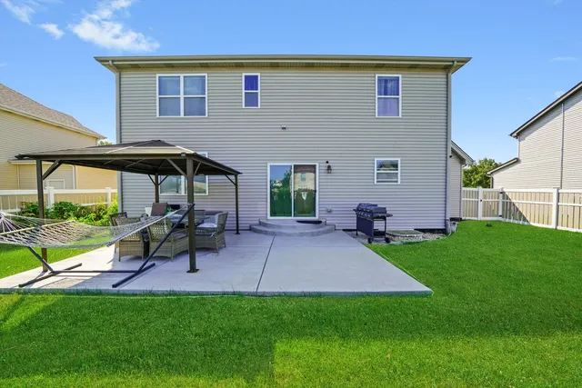 $555,000 | 749 North Misty Ridge Drive, Romeoville, IL 60446