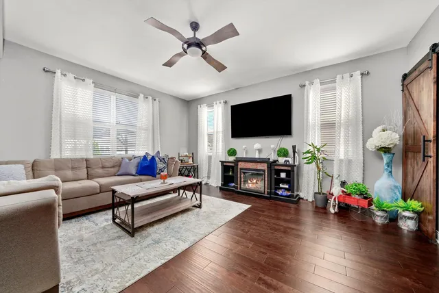 $555,000 | 749 North Misty Ridge Drive, Romeoville, IL 60446