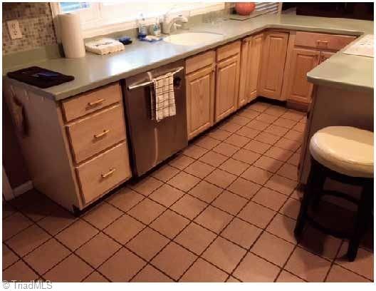 5313 High Point Road Greensboro, NC 27407 - Photo 7 of 25 Gallery Image 7