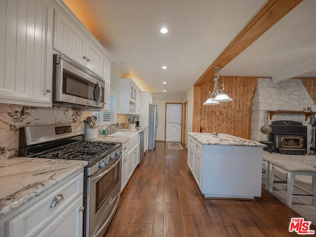 $3,200 | 233 Corona Circle, Lake Arrowhead, CA 92352