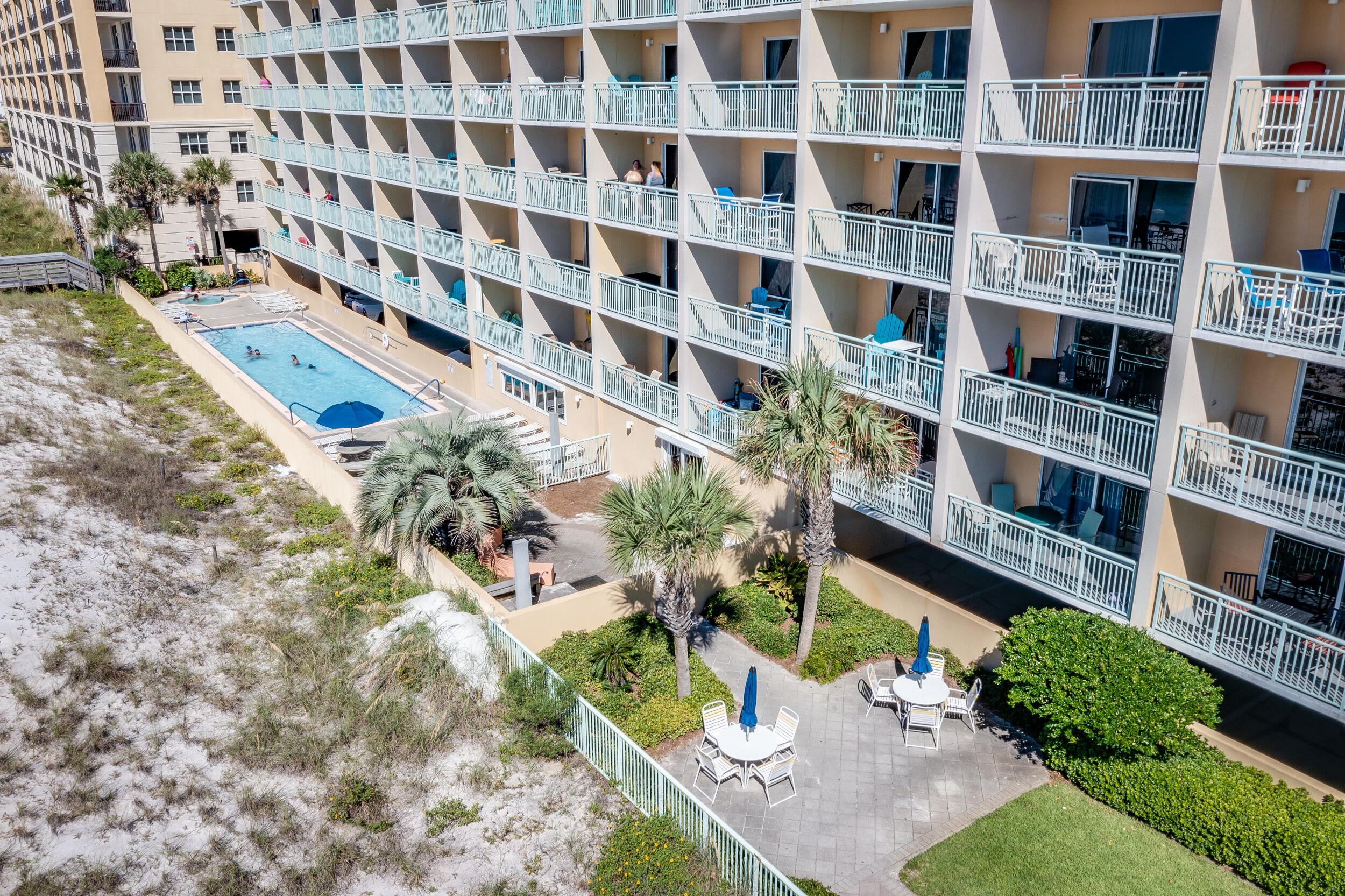 866 Santa Rosa Boulevard, Unit 317 Fort Walton Beach, FL 32548 - Photo 31 of 46 a backyard of a building