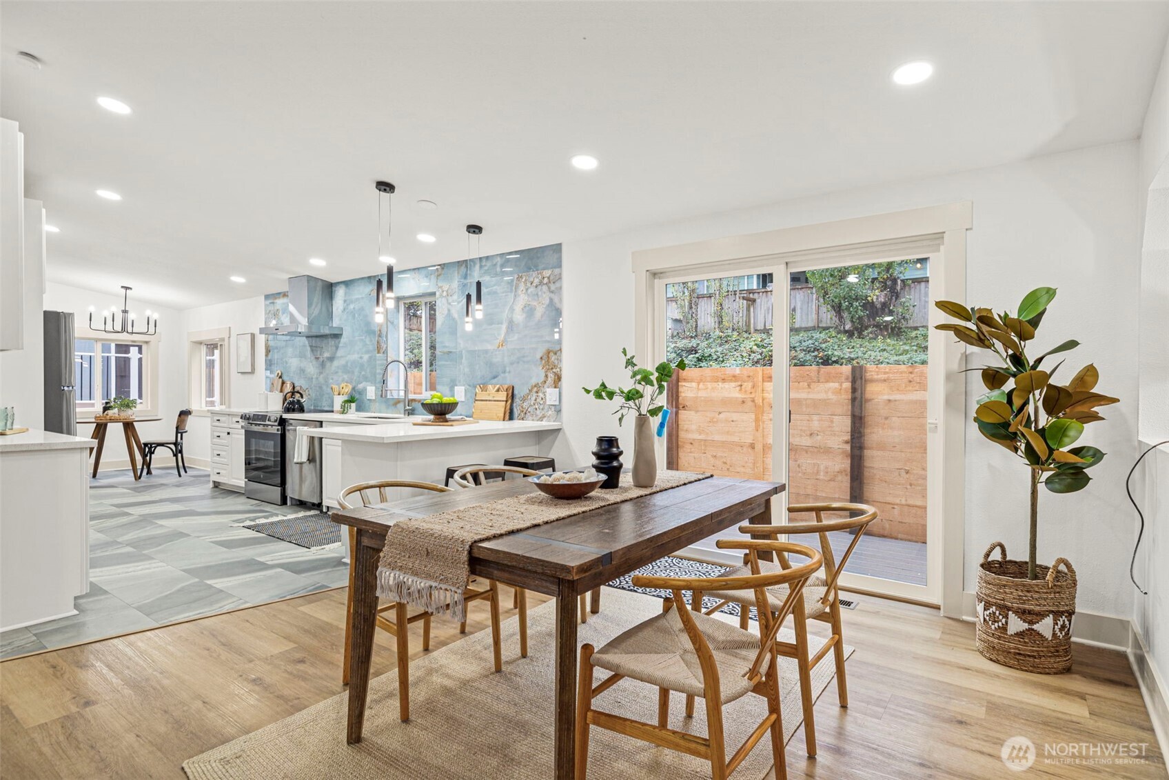 2525 Southwest 102nd Lane Seattle, WA 98146 - Photo 11 of 38