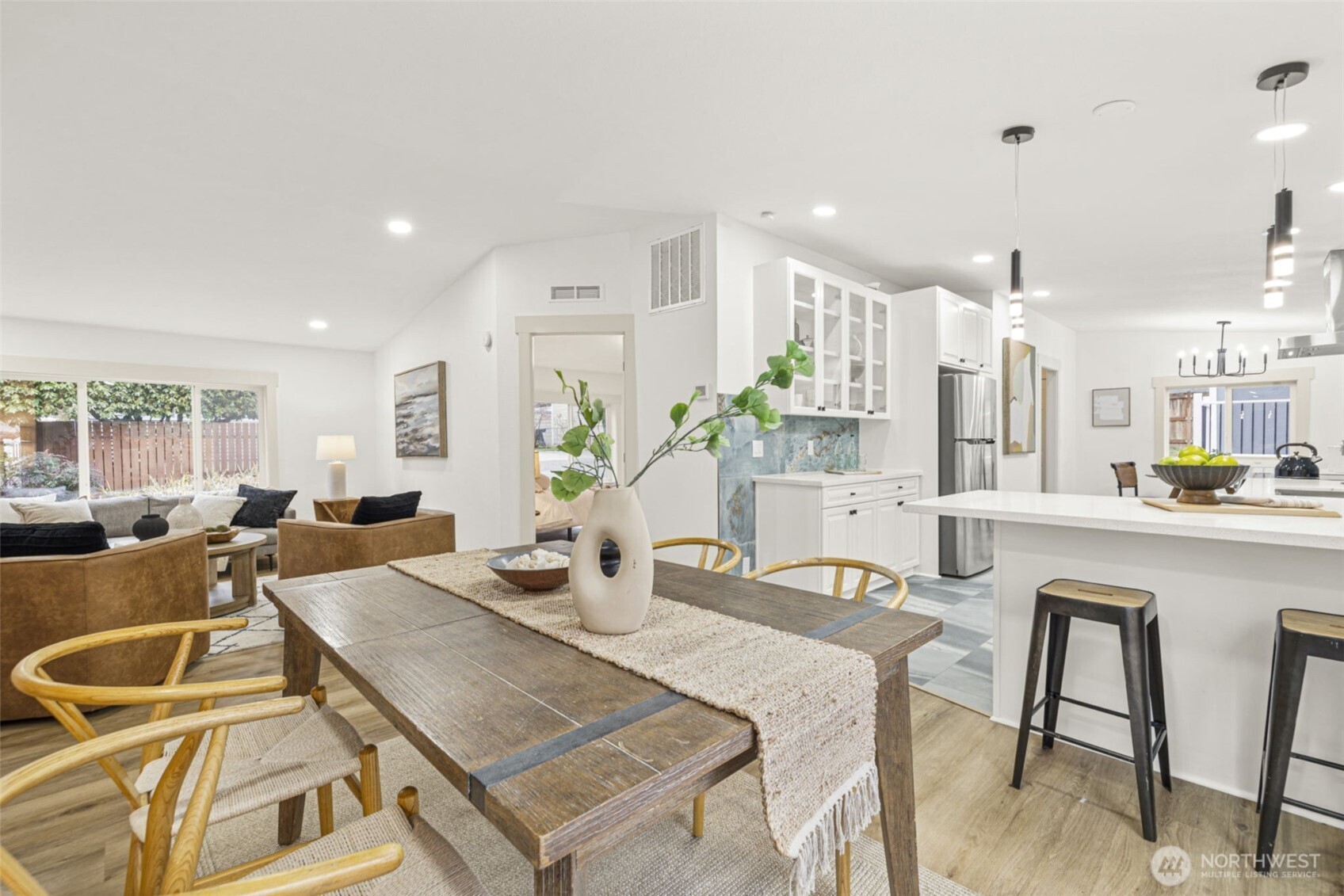 2525 Southwest 102nd Lane Seattle, WA 98146 - Photo 13 of 38