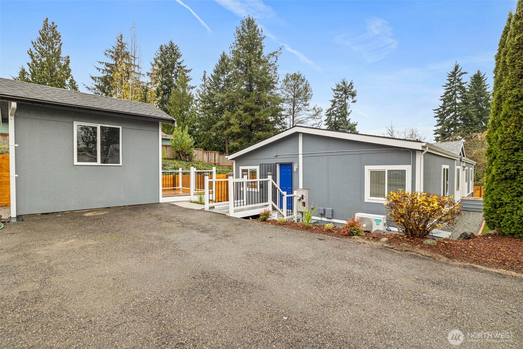 2525 Southwest 102nd Lane Seattle, WA 98146 - Photo 34 of 38
