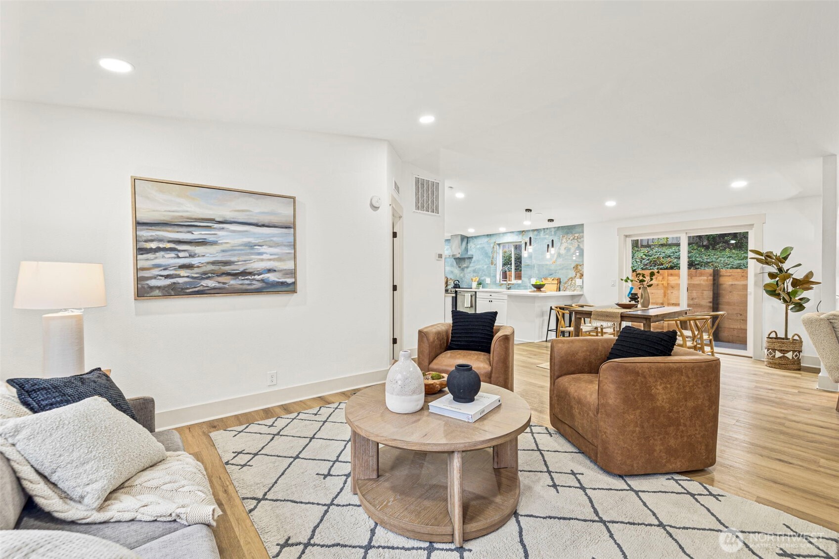 2525 Southwest 102nd Lane Seattle, WA 98146 - Photo 9 of 38