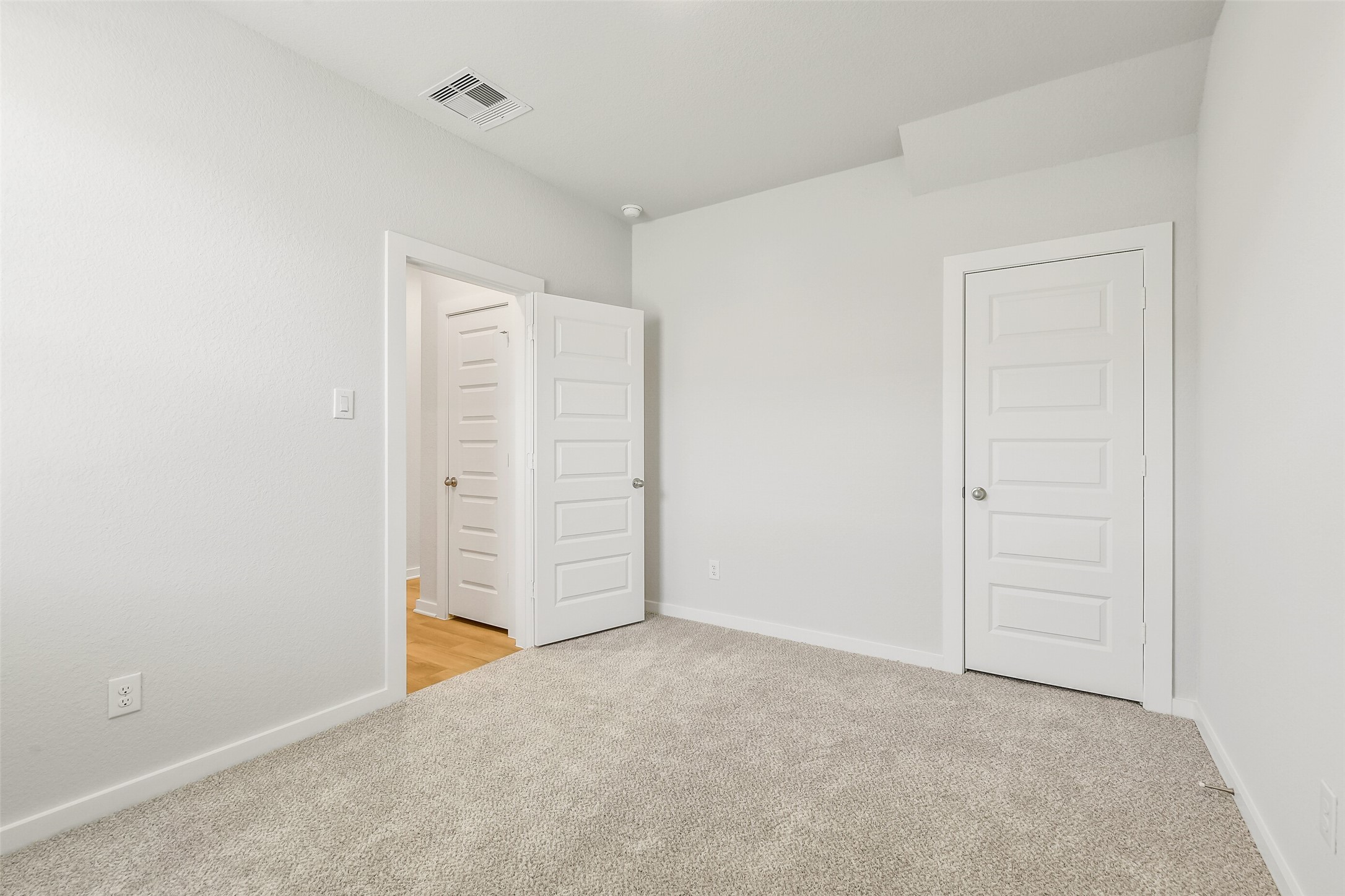 25980 Liberation Road Cleveland, TX 77328 - Photo 22 of 42 an empty room with closet area