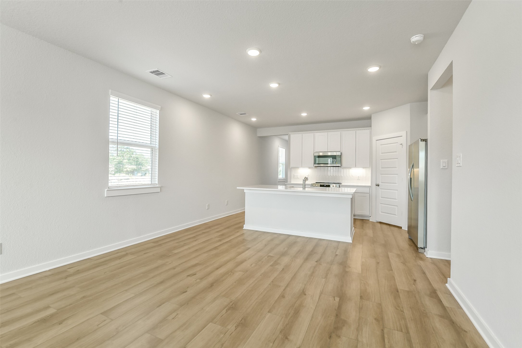 25980 Liberation Road Cleveland, TX 77328 - Photo 8 of 42