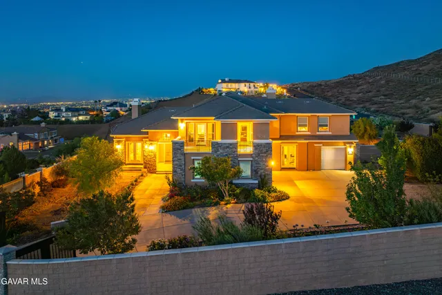 a view of entrance door of the house