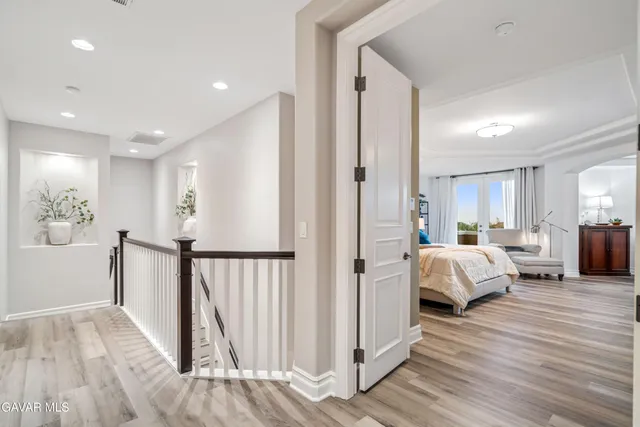 a view of a back yard