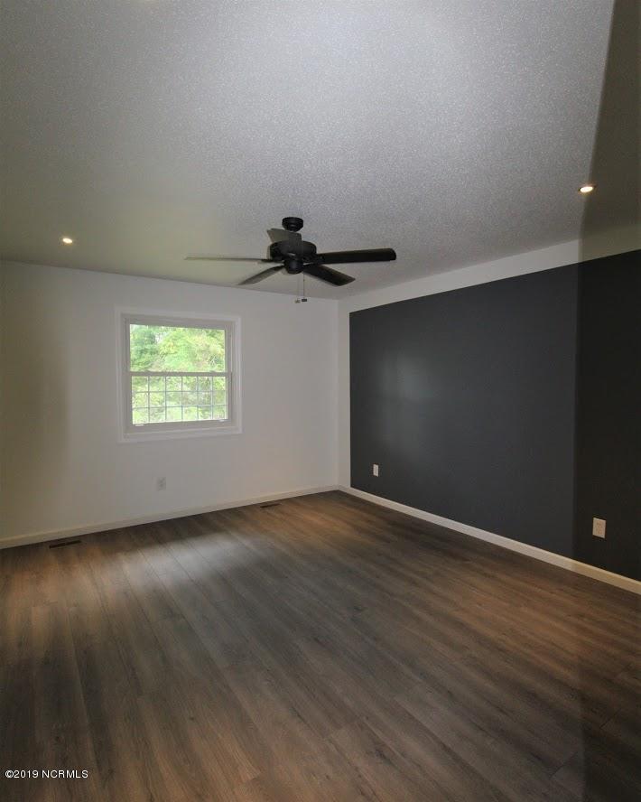 103 Raft Road New Bern, NC 28562 - Photo 17 of 39 master bed