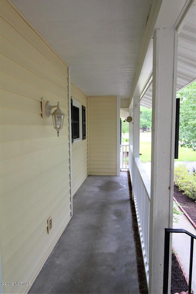 103 Raft Road New Bern, NC 28562 - Photo 31 of 39 porch