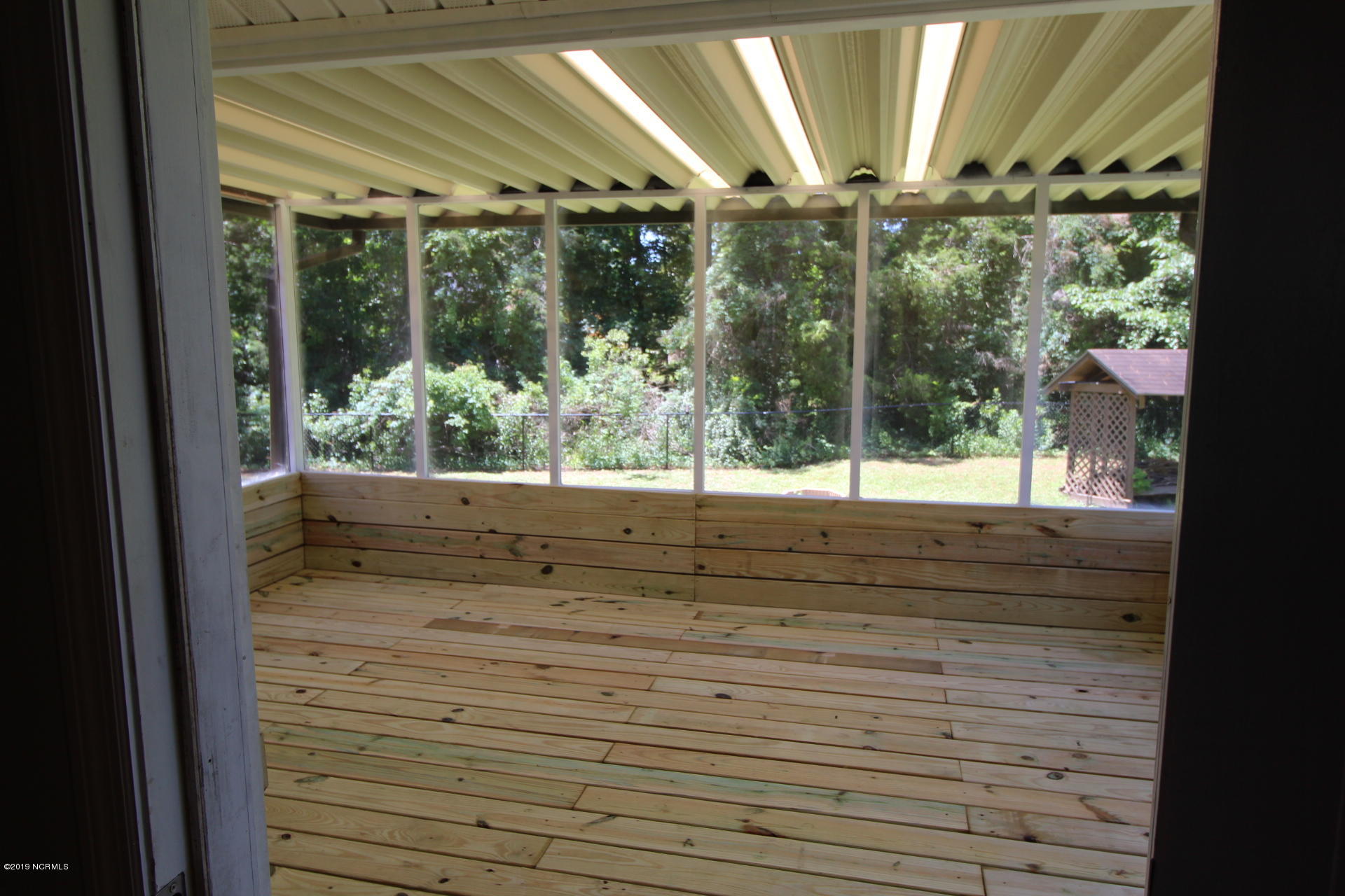 103 Raft Road New Bern, NC 28562 - Photo 35 of 39 screened deck