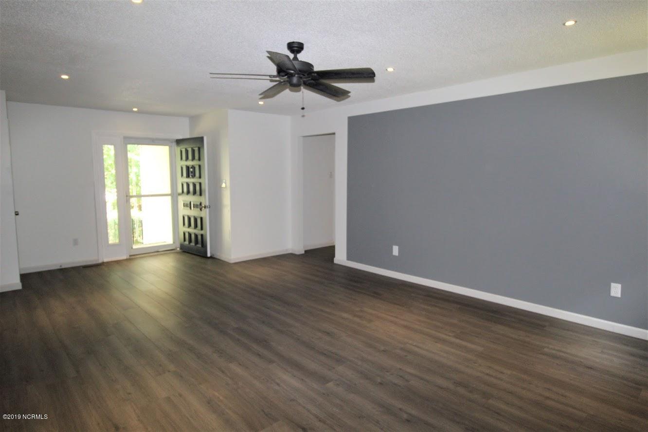 103 Raft Road New Bern, NC 28562 - Photo 8 of 39 livingroom