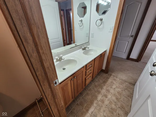 $355,000 | 7215 Lockford Walk North, Avon, IN 46123