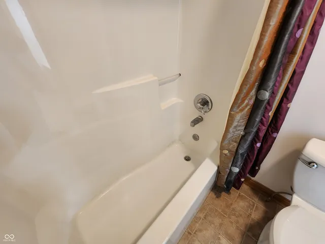 $355,000 | 7215 Lockford Walk North, Avon, IN 46123