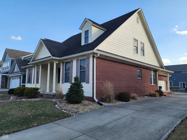$355,000 | 7215 Lockford Walk North, Avon, IN 46123