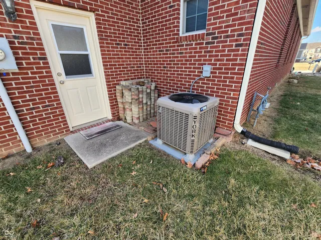 $355,000 | 7215 Lockford Walk North, Avon, IN 46123