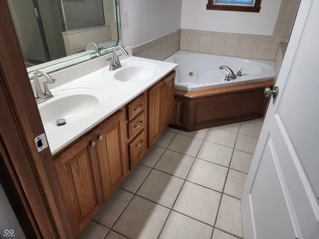 $355,000 | 7215 Lockford Walk North, Avon, IN 46123