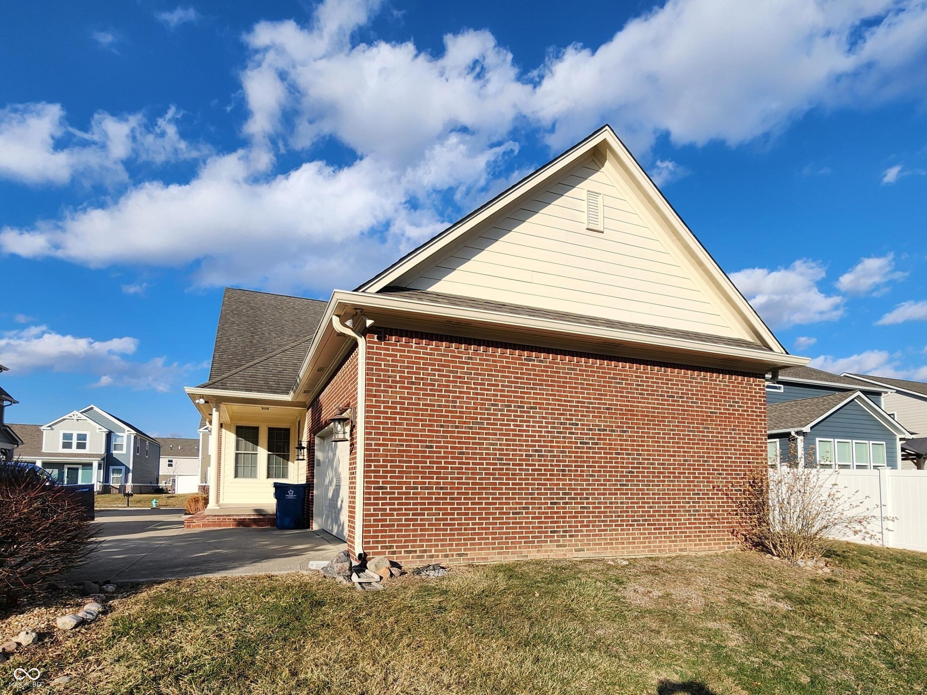 7215 Lockford Walk North Avon, IN 46123 - Photo 8 of 61