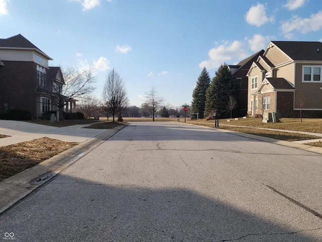 $355,000 | 7215 Lockford Walk North, Avon, IN 46123