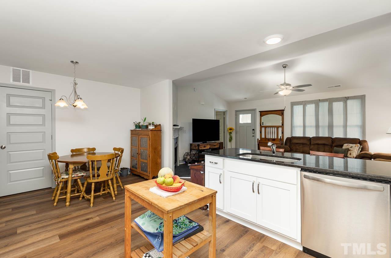 58 Hunter Fox Trail Benson, NC 27504 - Photo 10 of 26