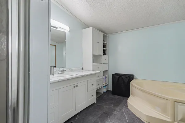 $170,000 | 101 South Ave C, Athens, MI 49011