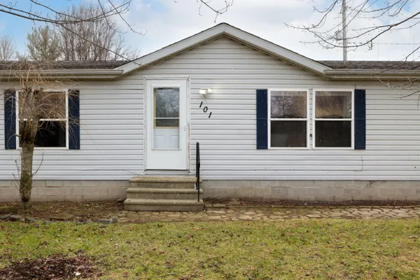 $170,000 | 101 South Ave C, Athens, MI 49011