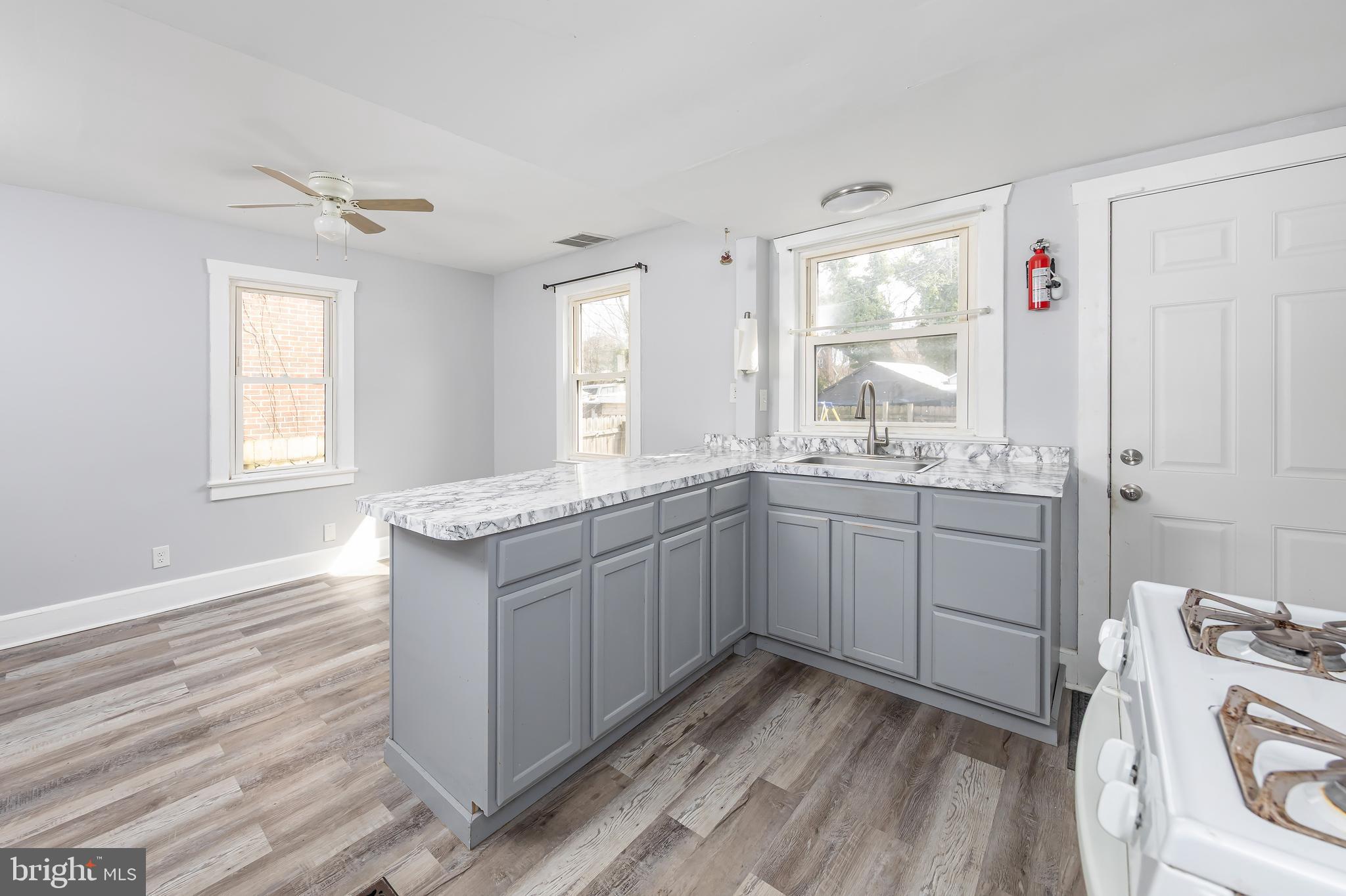 271 Broad Street Carneys Point, NJ 08069 - Photo 7 of 13 Gallery Image 7