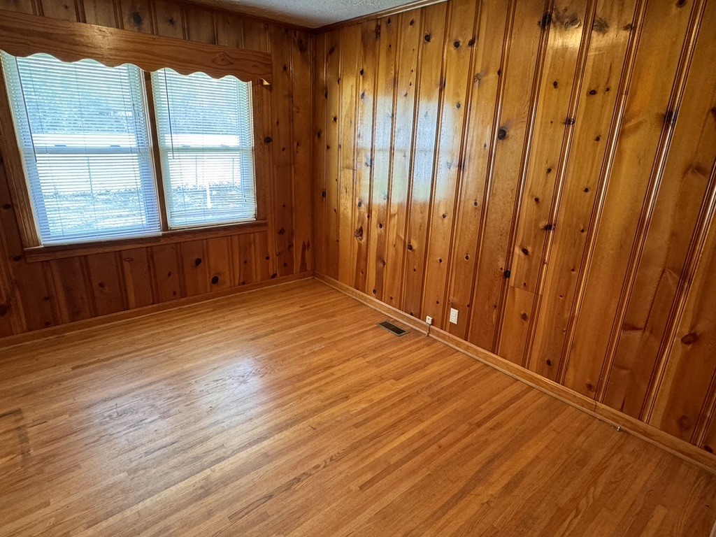 1304 Oak Grove Road Decherd, TN 37324 - Photo 13 of 28