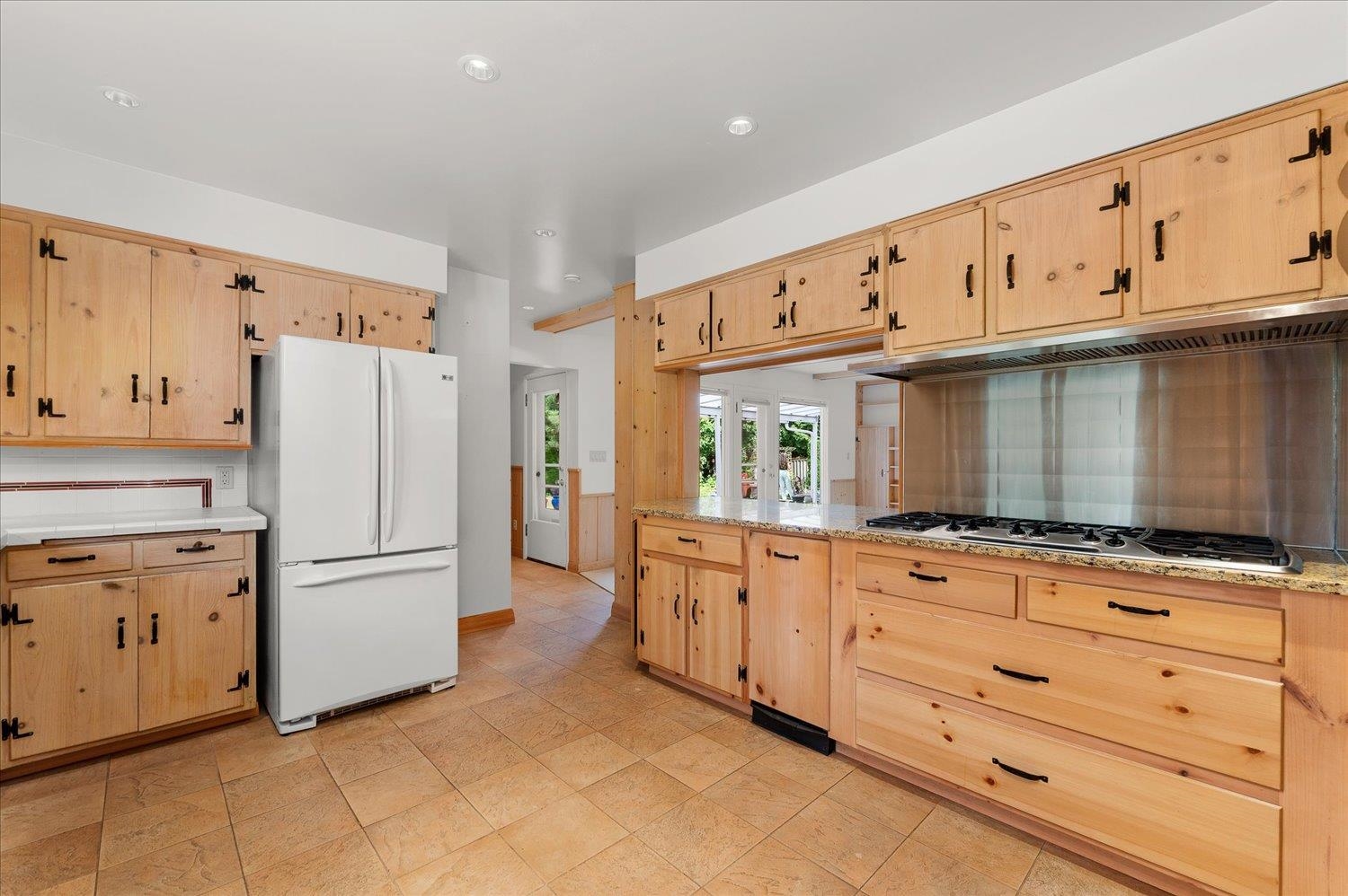 1405 East Woodcliff Road Spokane, WA 99203 - Photo 13 of 28