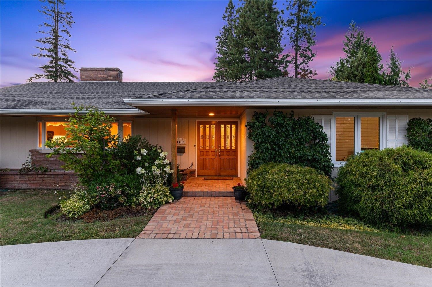 1405 East Woodcliff Road Spokane, WA 99203 - Photo 2 of 28