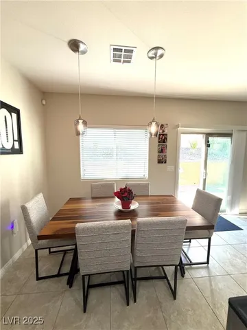 $2,400 | 3731 Gilmore Creek Street, Las Vegas, NV 89129