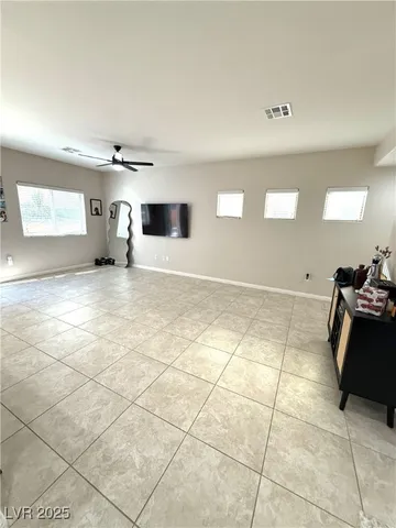 $2,400 | 3731 Gilmore Creek Street, Las Vegas, NV 89129