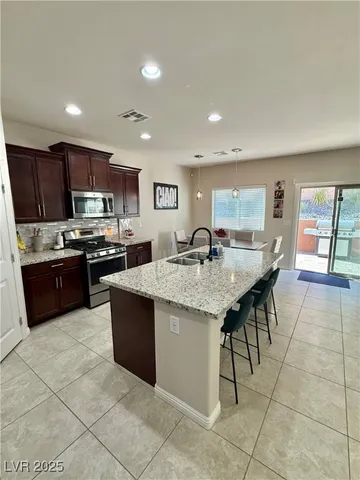 $2,400 | 3731 Gilmore Creek Street, Las Vegas, NV 89129