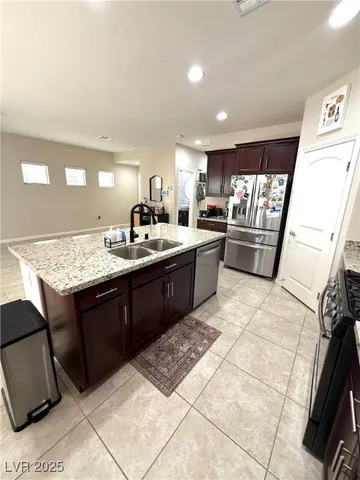 $2,400 | 3731 Gilmore Creek Street, Las Vegas, NV 89129