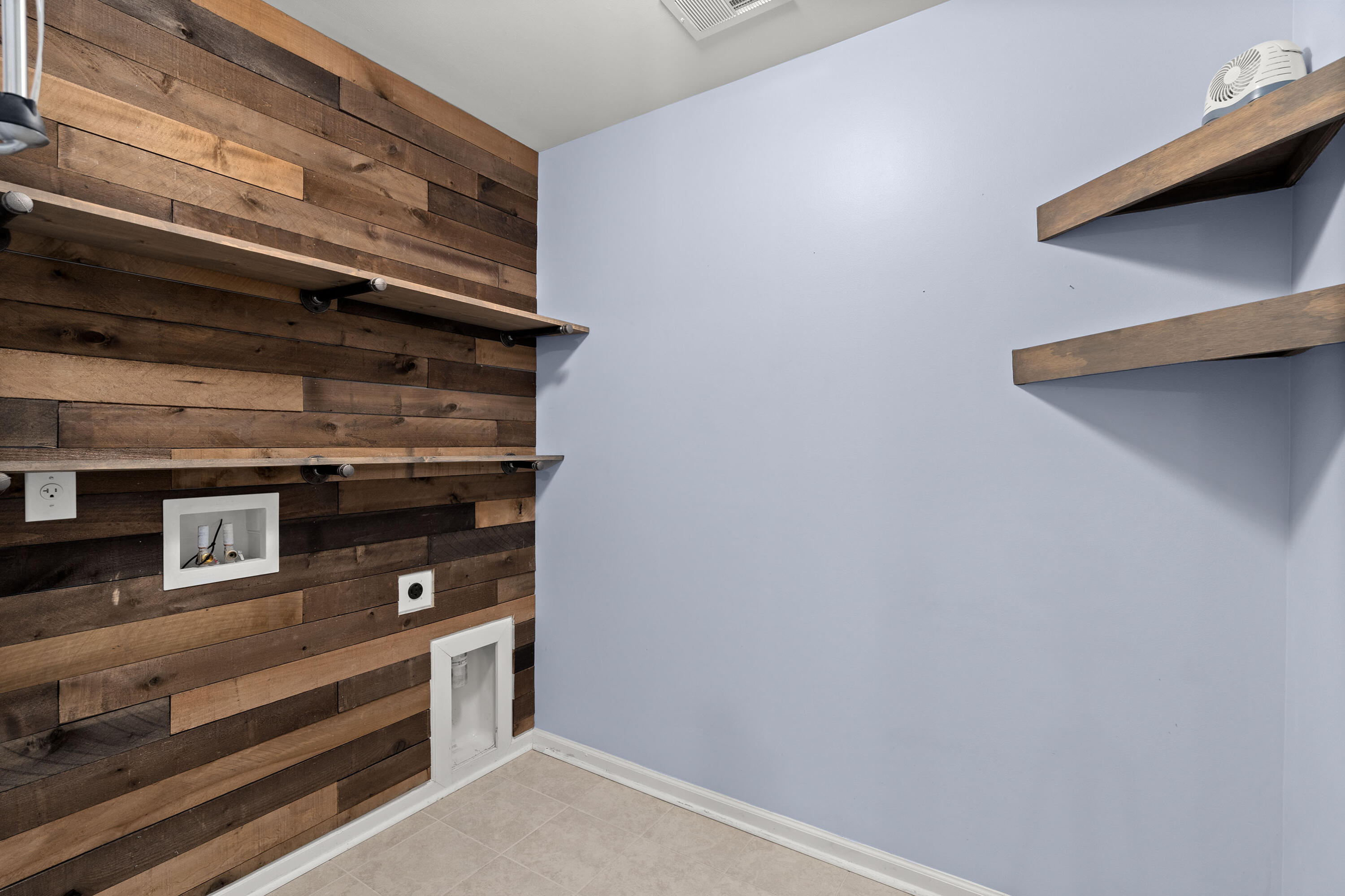 110 Rouen Lane Summerville, SC 29486 - Photo 27 of 66 Laundry room