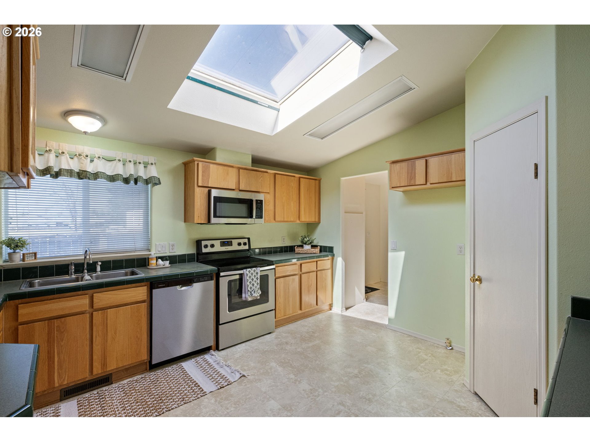 145 River Road, Unit 13 Junction City, OR 97448 - Photo 10 of 42