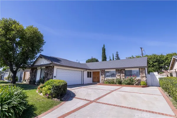 $799,950 | 10411 Andasol Avenue, Granada Hills, CA 91344