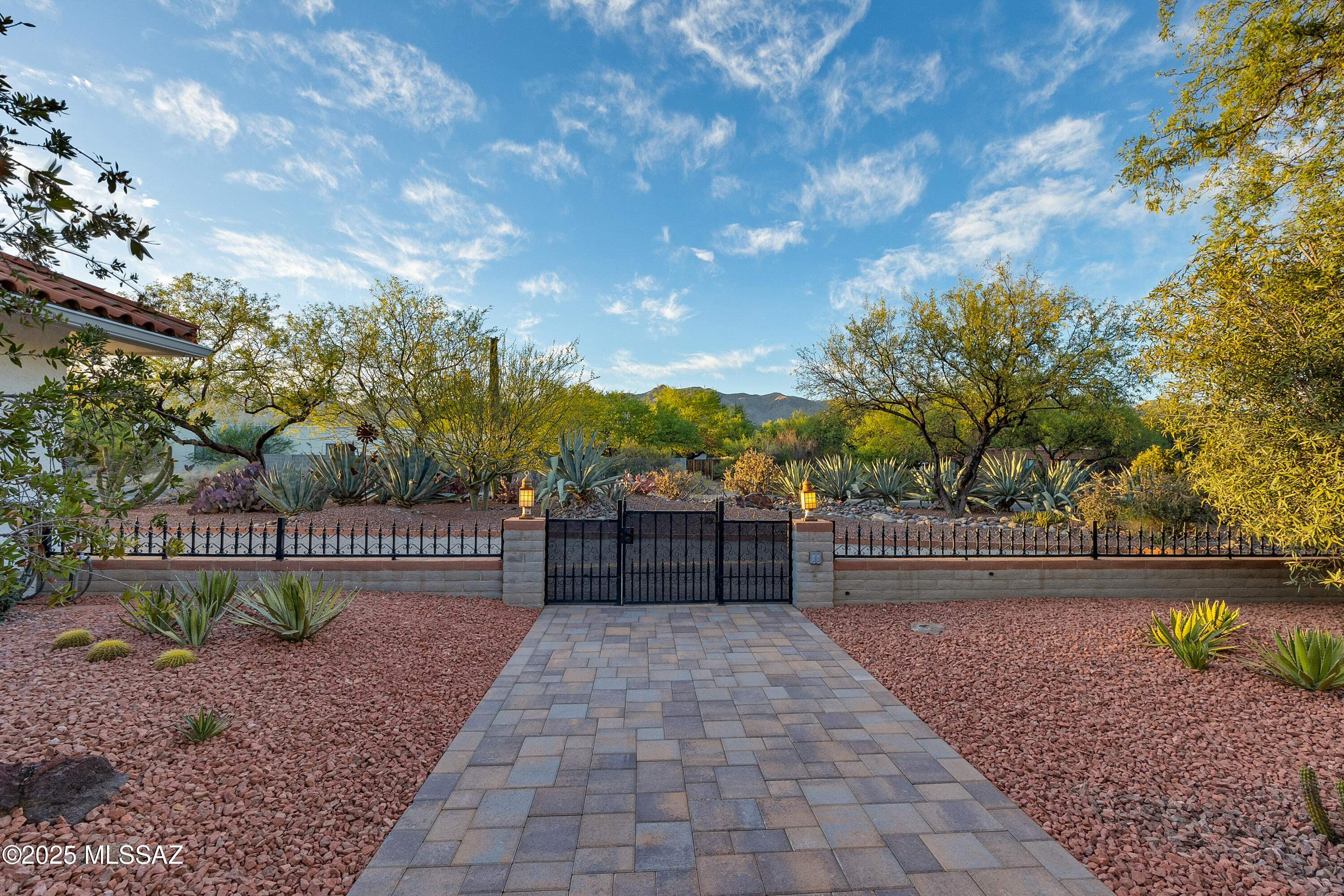 11260 East Prince Road Tucson, AZ 85749 - Photo 3 of 51 Gallery Image 3