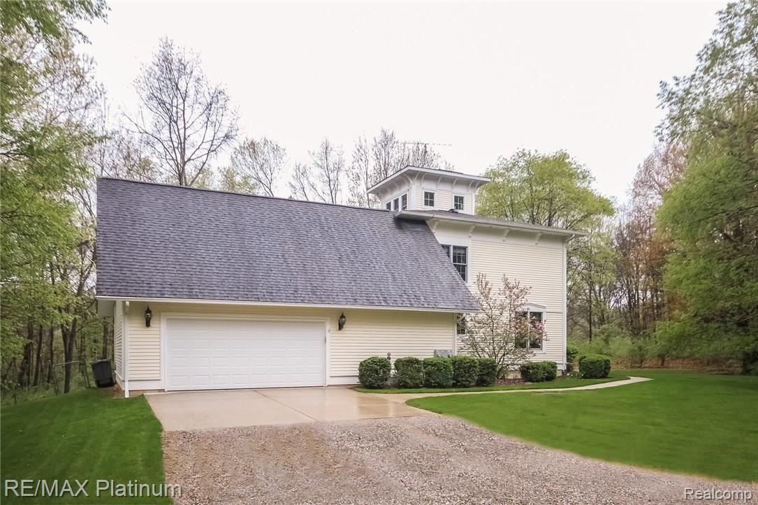 6945 Gawley Road Pinckney, MI 48169 - Photo 68 of 76 Notice how large this garage is!