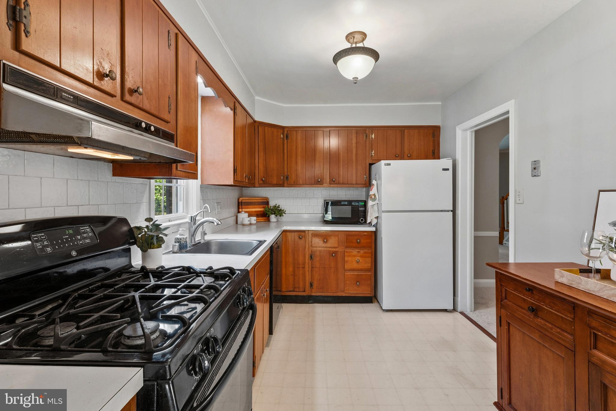 316 Gralan Road Baltimore, MD 21228 - Photo 18 of 43