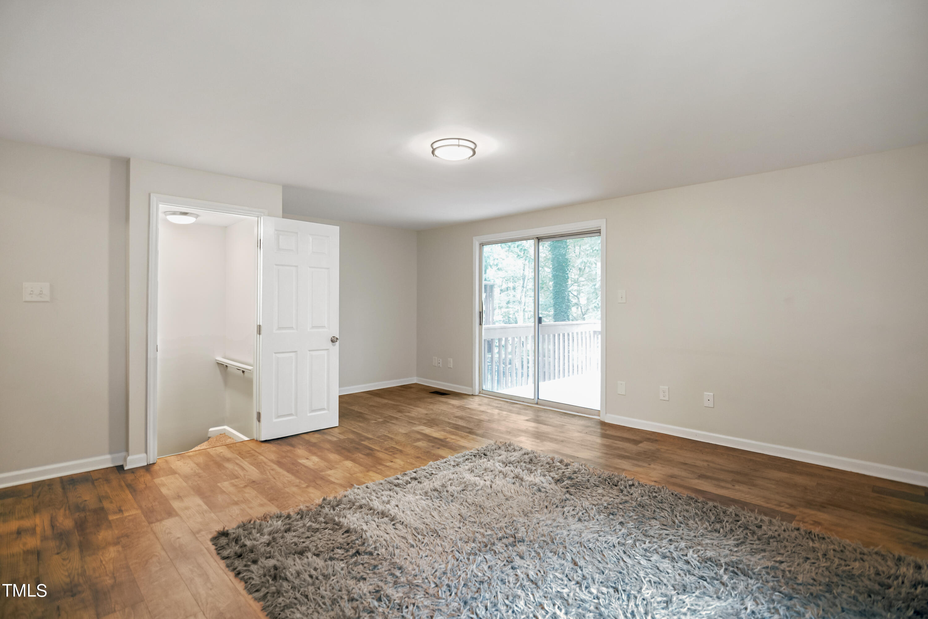 7270 Shellburne Drive Raleigh, NC 27612 - Photo 4 of 23 05